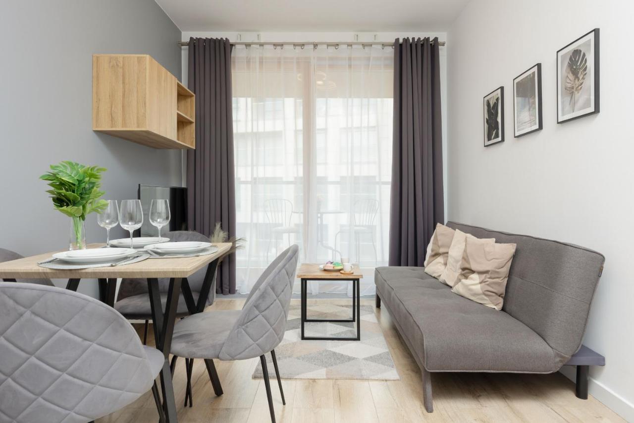 Cozy Apartments With Parking In The 19Th District By Noclegi Renters Varsovie Extérieur photo