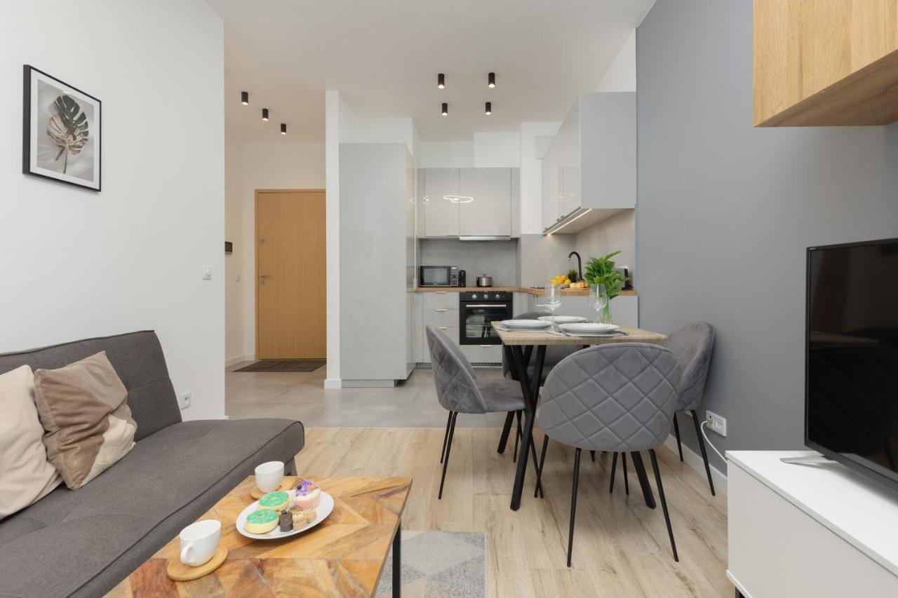 Cozy Apartments With Parking In The 19Th District By Noclegi Renters Varsovie Extérieur photo