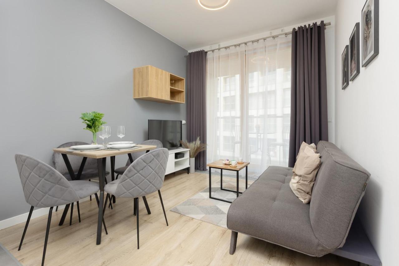Cozy Apartments With Parking In The 19Th District By Noclegi Renters Varsovie Extérieur photo