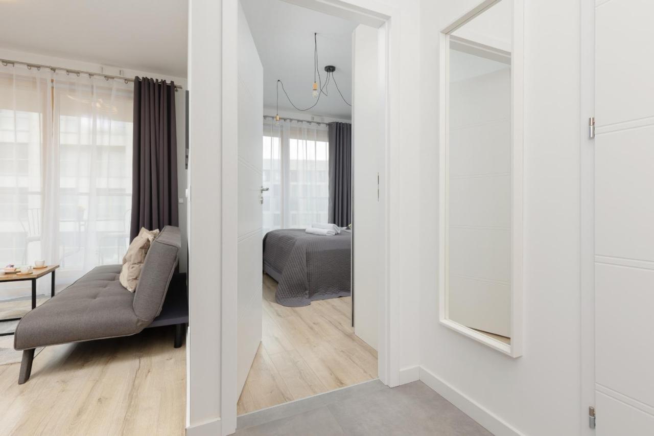 Cozy Apartments With Parking In The 19Th District By Noclegi Renters Varsovie Extérieur photo