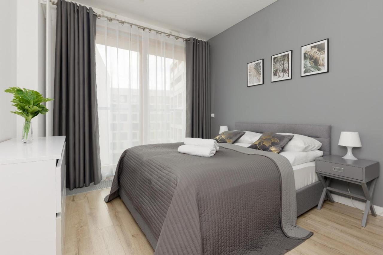 Cozy Apartments With Parking In The 19Th District By Noclegi Renters Varsovie Extérieur photo
