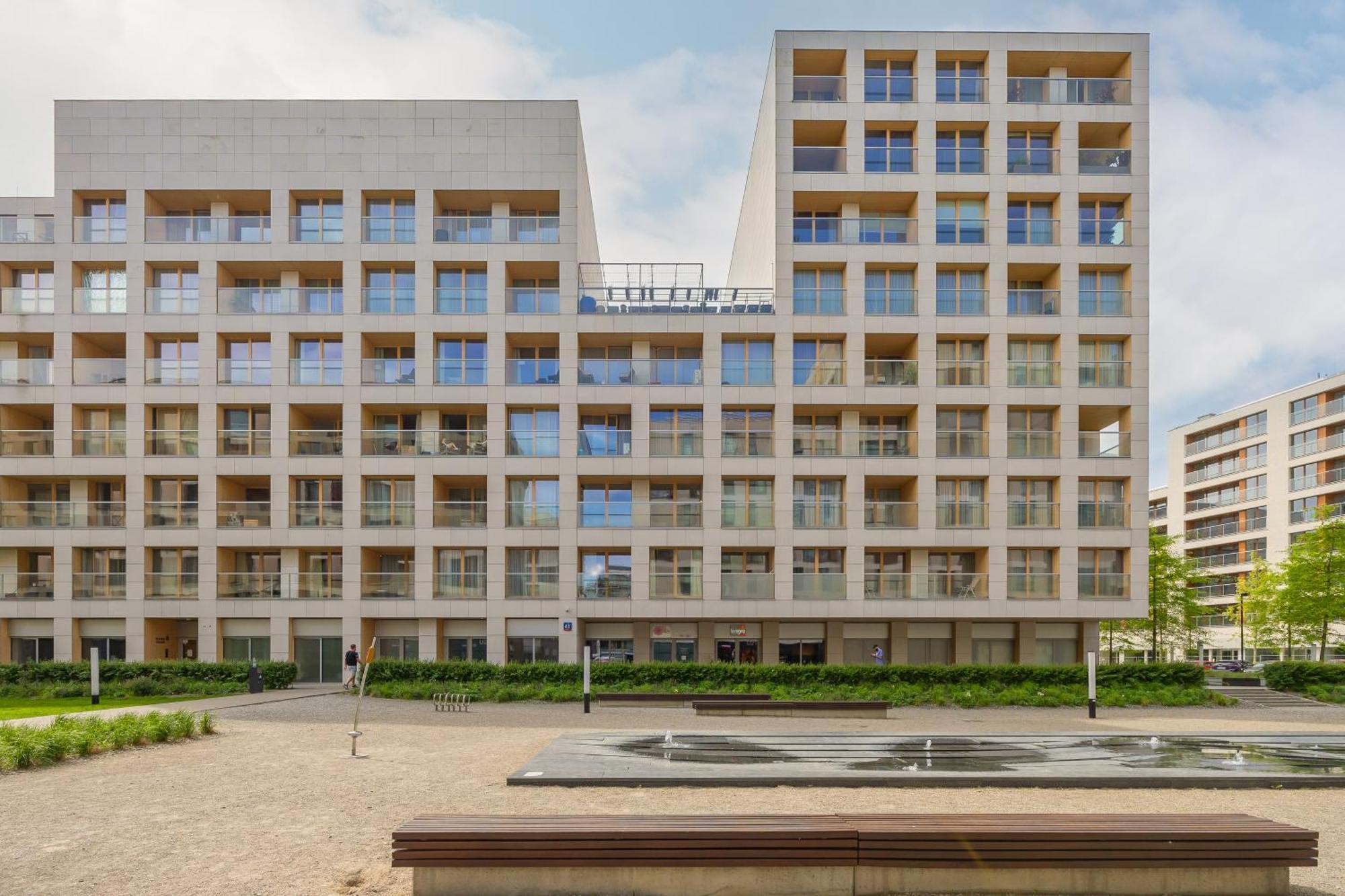 Cozy Apartments With Parking In The 19Th District By Noclegi Renters Varsovie Extérieur photo